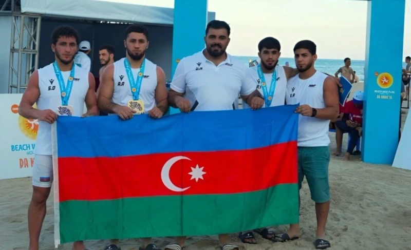 Azerbaycanlı güreşçiler Vietnam'dan bir dizi madalyayla döndü