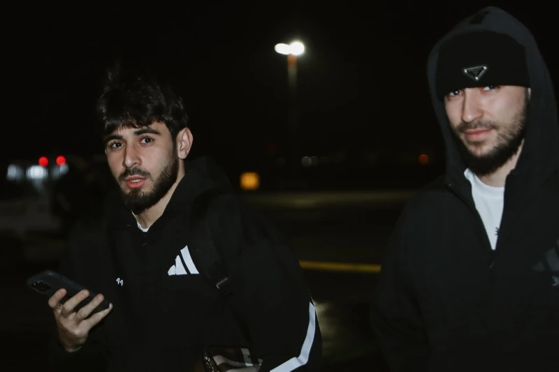 Qarabağ futbolçusu Elvin Cəfərquliyev və balaca azarkeş arasında Başuva zarafatı