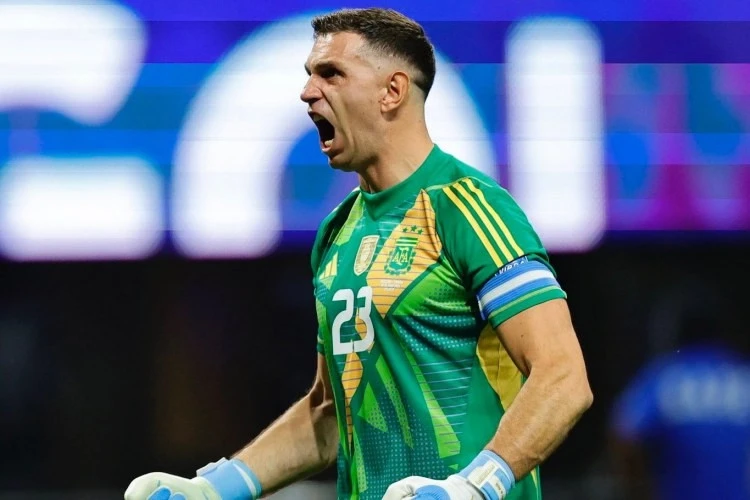 Tottenhem dünya çempionu Emiliano Martinesi transfer etmək istəyir