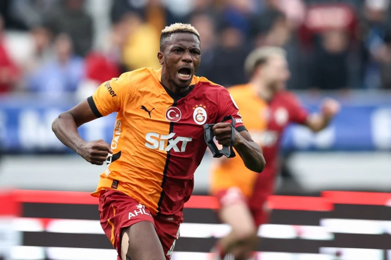 Viktor Osimhen uğurla əməliyyat olunub, bir neçə ay oynamayacaq