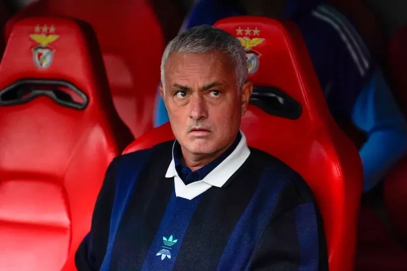 Joze Mourinyo Benfika ilə 2027-ci ilə qədər müqavilə imzalayacaq