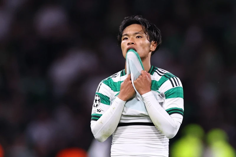 Reo Hatate prepares for the game by training his vision - VIDEO