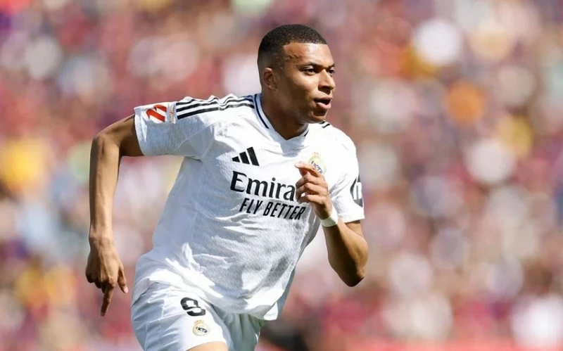 Kilian Mbappe akut gastroenterit nedeniyle hastaneye kaldırıldı