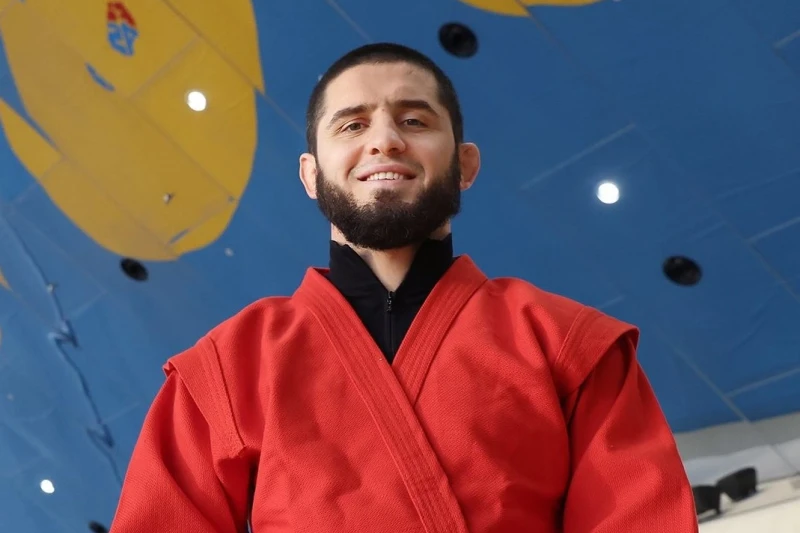 İslam Maxaçev İtaliyada qarətə məruz qalıb, Xviçanın hədiyyəsi oğurlanıb