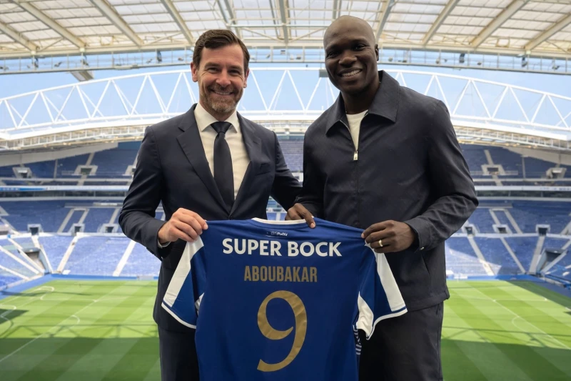 Abubakar Meets with Porto: Transfer Rumors Intensify