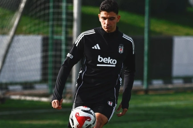 Yasin Özcan Çok Fonksiyonlu Defans Oyuncuları Sıralamasında Birinci Oldu