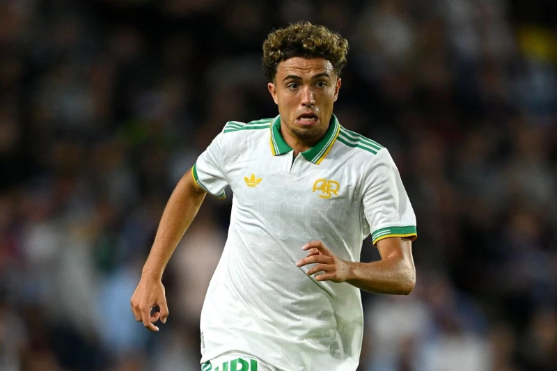 Roma oyuncusu Neil El Aynaoui ve ailesi Roma'da silahlı saldırıya uğradı