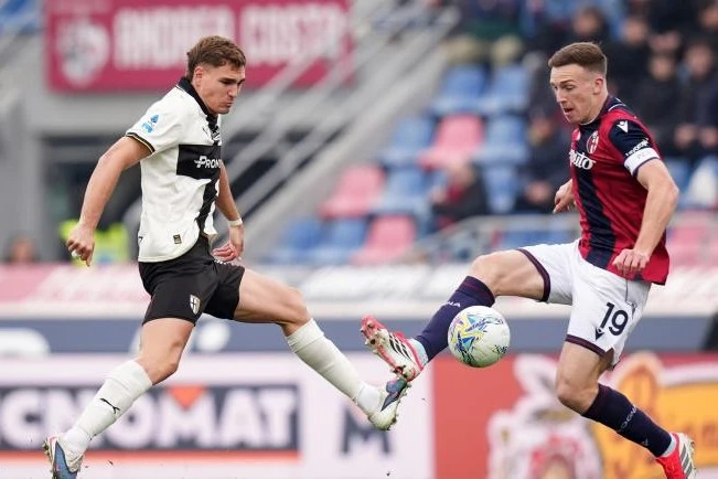 Parma Bolonya üzərində səfər qələbəsi qazandı və turnir cədvəlində irəlilədi