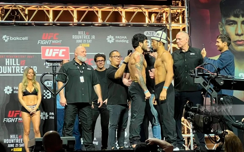 Bakıda UFC turniri ərəfəsində döyüşçülərin üz-üzə gəlməsi və çəki ölçmə mərasimi baş tutub