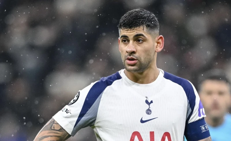 PSJ Tottenhemin kapitanı Kristian Romeronu transfer etmək istəyir