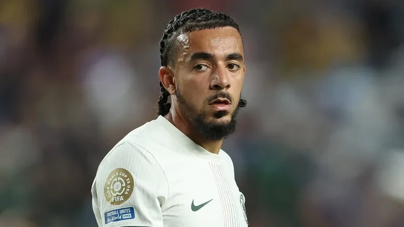 Manchester City wants to buy Malo Gusto for 50 million euros