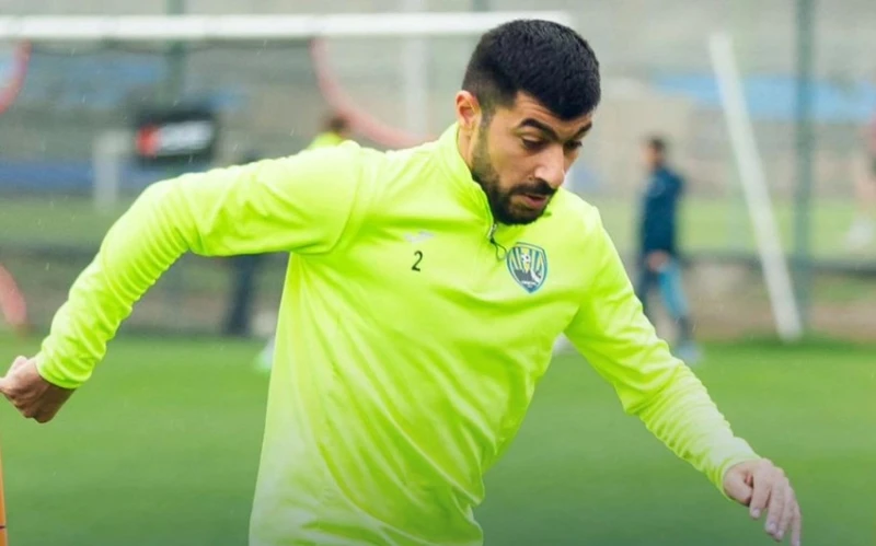 Kəpəzin futbolçusu: Komandamın yanında olmaq üçün məşqlərə tez qoşulmağa çalışacağam