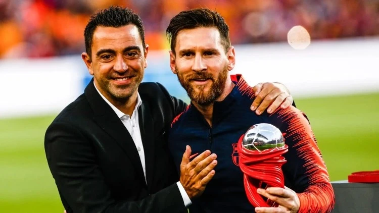 Lionel Messi futbolda Maykl Cordanla mü;qayisé olunur