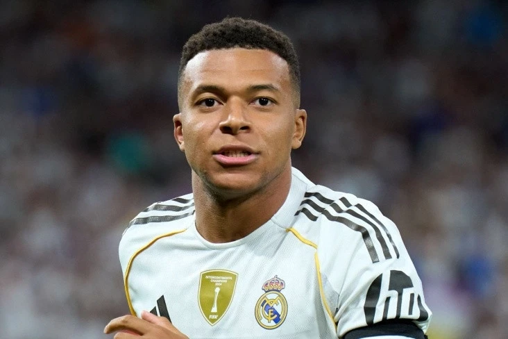 Mbappe Barselona oyunçularının Superkubokdakı davranışına görə qəzəblənib