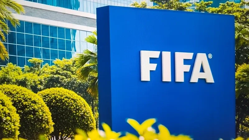 FİFA UEFA‑nın təşkilata qarşı qarayaxma kampaniyası yürüdüyünü iddia edir