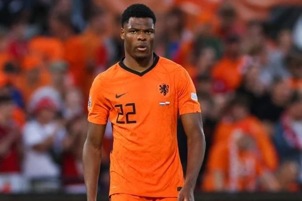 Denzel Dumfris zədə səbəbindən Niderland millisini tərk etdi