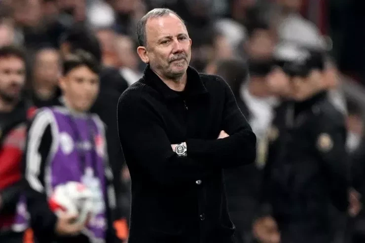 Beşiktaş azarkeşləri Sergen Yalçına qarşı etiraz aksiyası hazırlayır