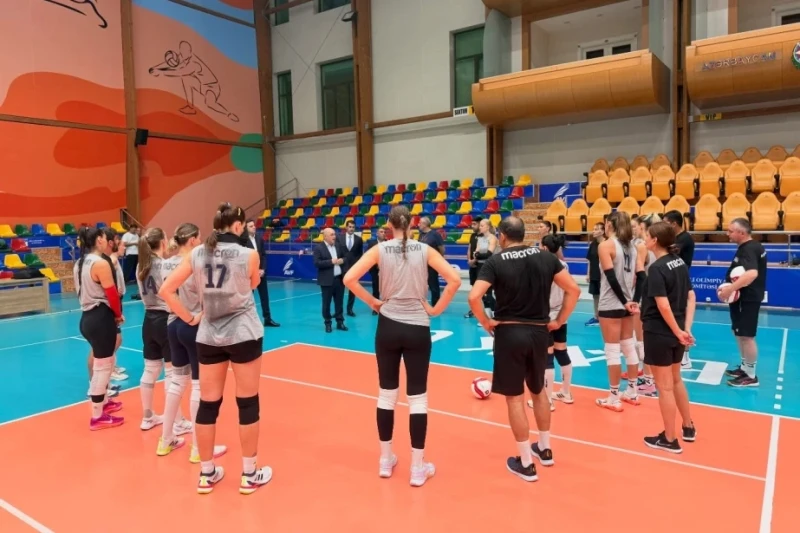 Azərbaycan millisinin voleybolçuları ilə görüş keçirilib