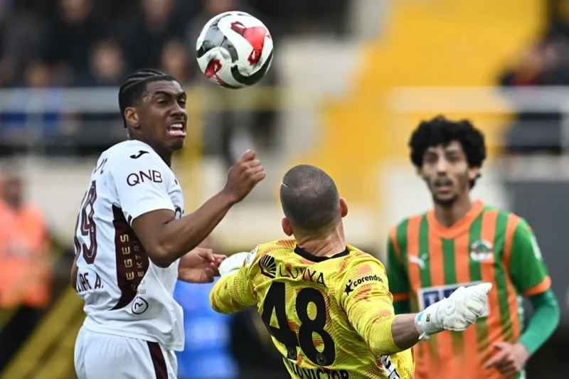 Türkiyə Superliqası: Trabzonspor xal itirib, Başakşehir qələbə qazanıb - YENİLƏNİR