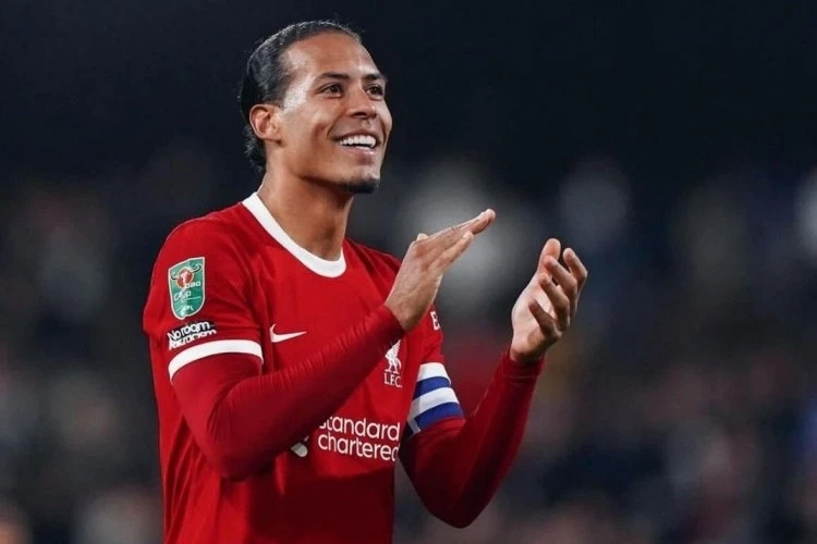Liverpulun kapitanından yeni müqavilə açıqlaması