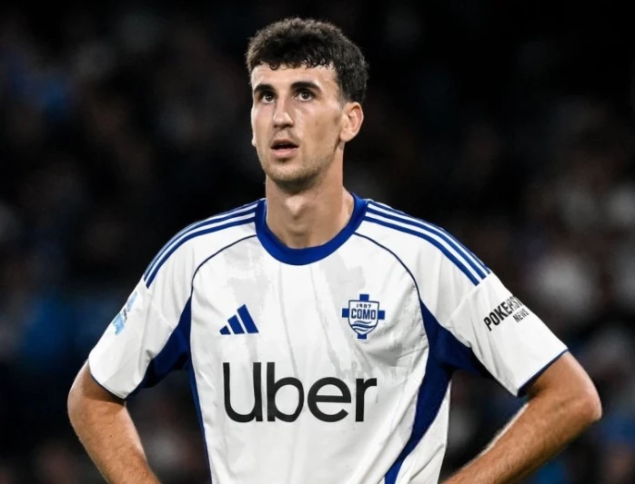 Çelsi, İspaniya milli müdafiəçisini transfer etmək istəyir