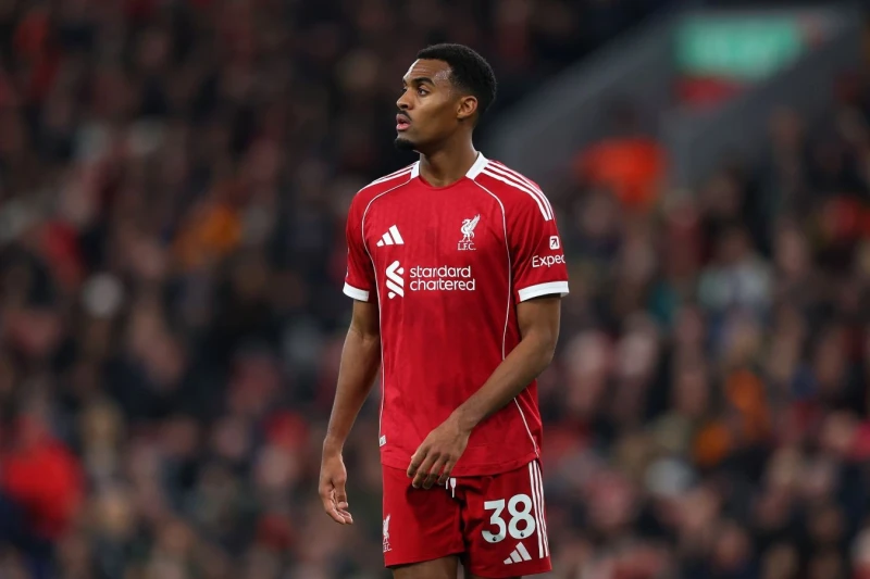 Rayan Qravenberx Liverpulla müqaviləsini 2032-ci ilə qədər uzadıb