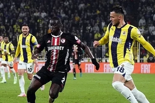 Fənərbaxça 3 xalı 3 qolla qazanıb