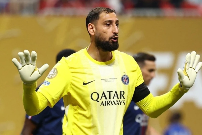Gianluigi Donnarumma officially at Manchester City!
