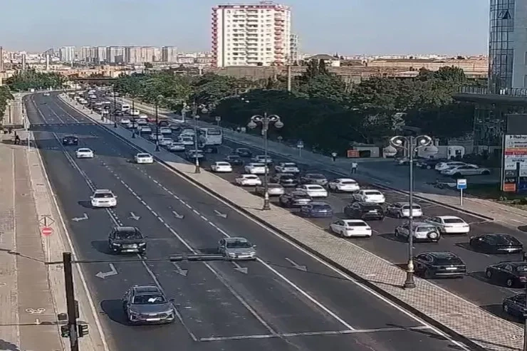 Bakü'de kalabalık olan yolların listesi açıklandı