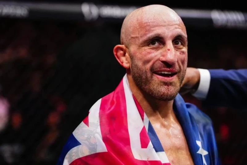 Volkanovski evlilik ildönümünü hədiyyə ilə qeyd edərək UFC 333‑də qalib gəldi