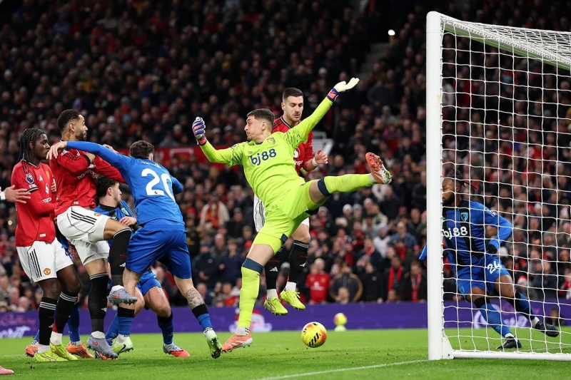 Manchester United ve Bournemouth 4-4 berabere kaldı