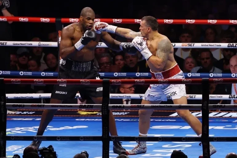 Usyk Defeats Dubois by Knockout, Rematch Fails to Materialize