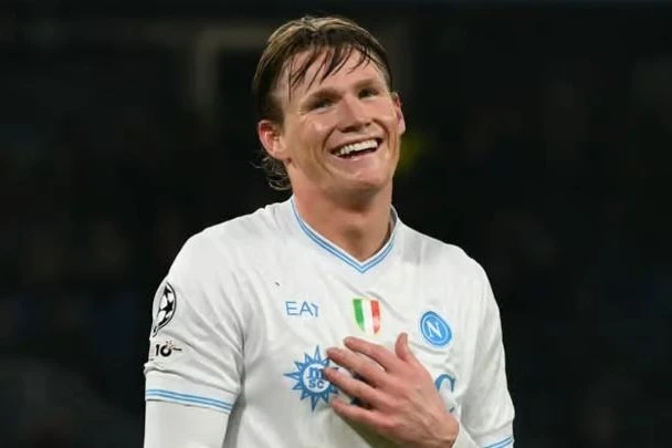 Skott Maktominey A Seriyasının ən yaxşı futbol&ccedil;usu se&ccedil;ilib