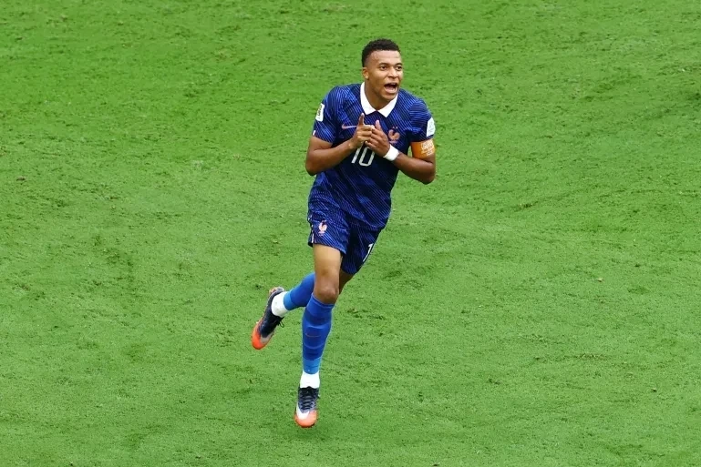Kilian Mbappe sosial şəbəkədəki paylaşımını bir dəqiqə sonra sildi