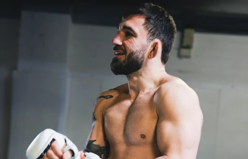 Kaan Ofli wins in the UFC