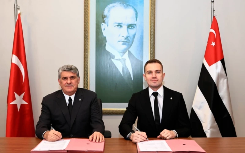 Beşiktaş qapıçısı ilə müqavilə müddətini artırıb
