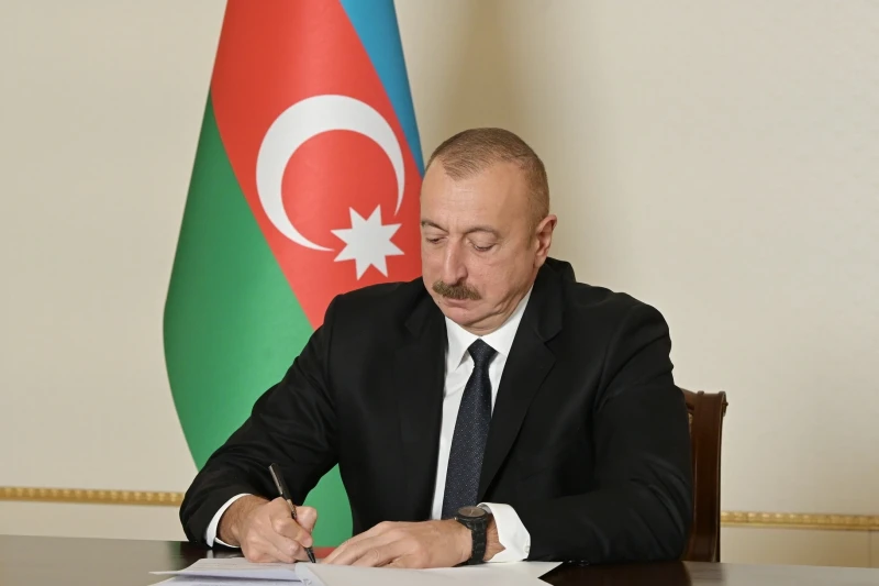 The President awards employees of the Ministry of Youth and Sports