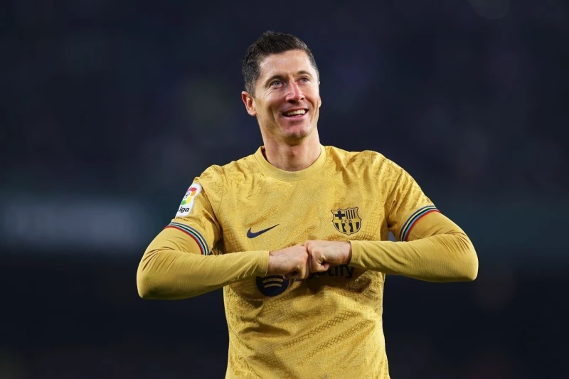 Barcelona wants to replace Lewandowski with Haaland