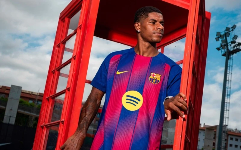 Marcus Rashford kiralık olarak Barcelonaya transfer oldu