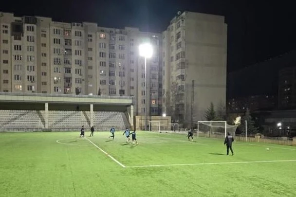 “Qarabağ”ın icarəsində olan meydançada yenilənmə