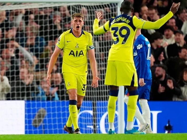 Çelsi Tottenhemi 2:1 hesabı ilə məğlub edib