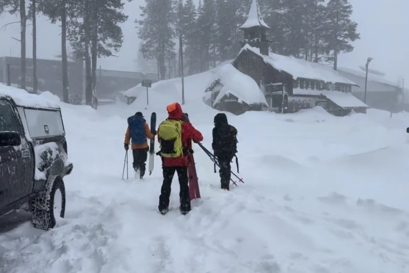 iPhoneun peyk rabitəsi xizəkçiləri ölümdən xilas etdi