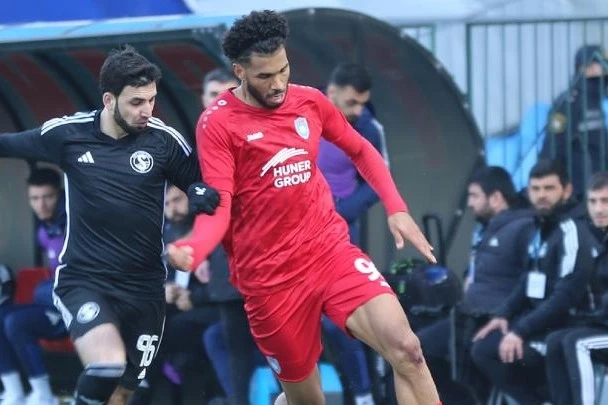 Turan Tovuz 10 nəfərlə üstünlüyü belə əldən verdi