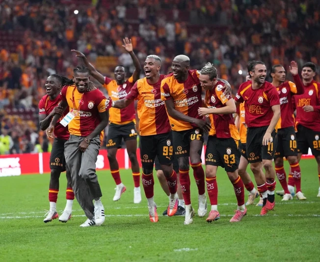 Qalatasaray UEFA Çempionlar Liqası qrup mərhələsi üçün 24 oyunçulu heyətini açıqladı