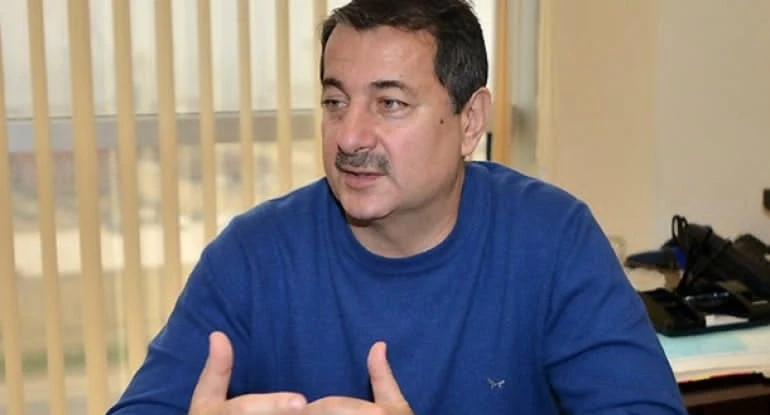 Vaqif Sadıqov: Vaxtından əvvəl özünü çempion hesab edən komanda yana bilər