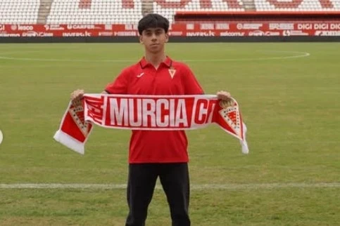 Azərbaycanlı futbolçu İmanverdiyev Mursiyada üçüncü liqada oynayacaq