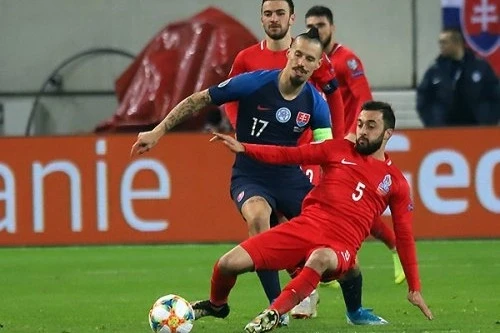 Elvin Camalov: "Komanda üçün meydanda əllərindən gələni etməlidirlər"