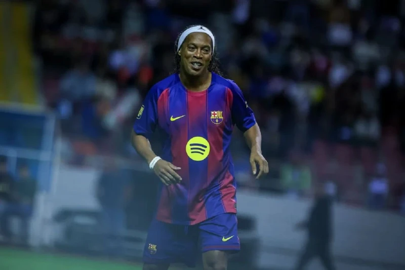 Real Madrid efsaneleri Barcelona efsanelerini mağlup etti