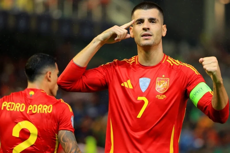 Alvaro Morata karyerasını Komoda davam etdirəcək