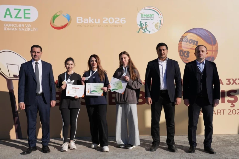 İdman.Biz əməkdaşı media nümayəndələri arasında basketbol yarışında üçüncü olub